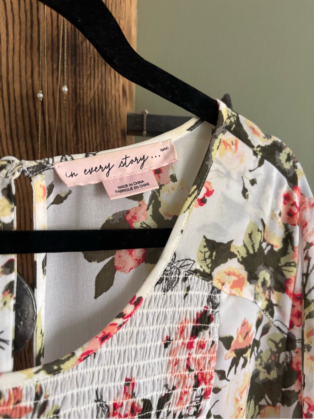 110.) In Every Story /  Floral Smocked Women's Top - White/Coral - Picture 3 of 8